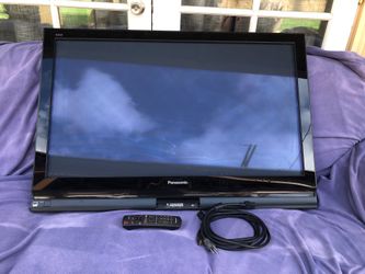 Flat screen TV. 40”