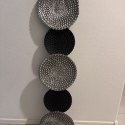 Metal 5 Circles Art Decor- Great Condition!