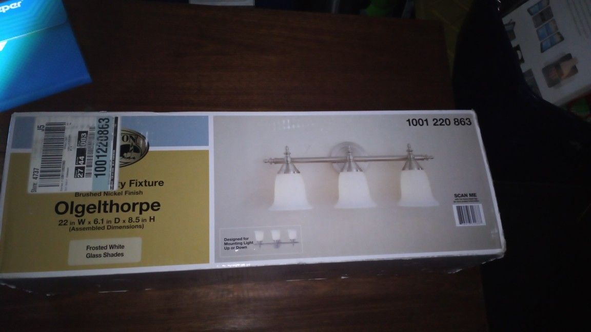 Hampton Bay 3-light vanity fixture