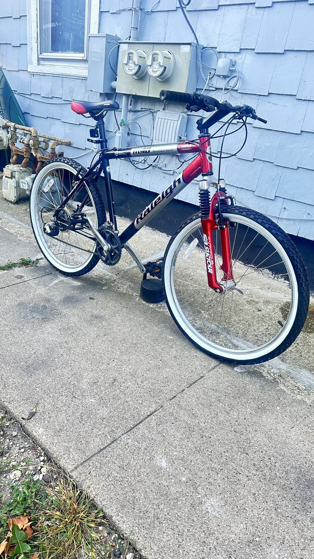 Raleigh Bike 26 Wheels 18 Frame Size Ready To Ride