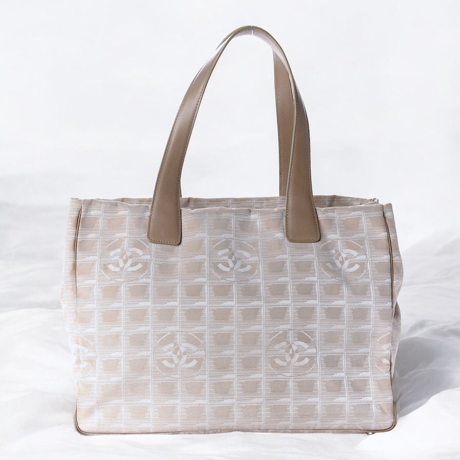 Authentic Chanel vintage Handbag