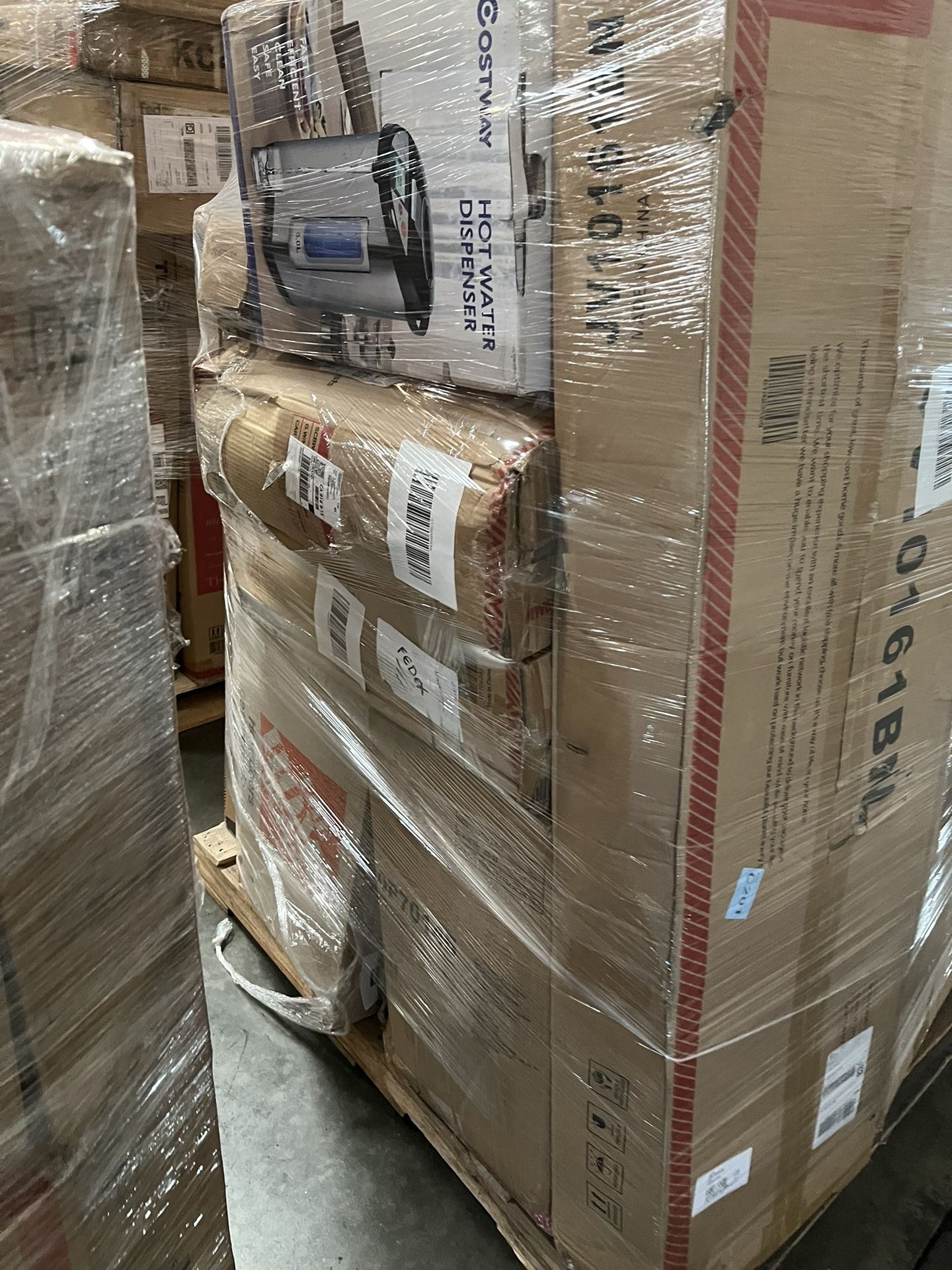 New Truck Merchandise Pallets From Amazon Costway
