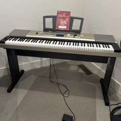 Keyboard/piano With Book Included 