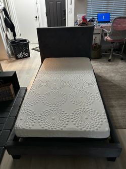 Twin bed with bed frame