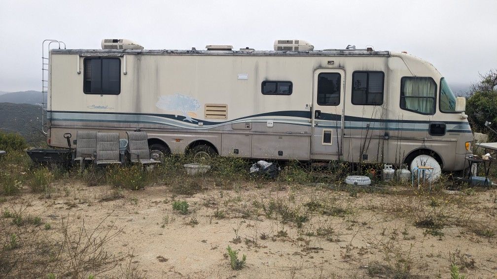 34 Ft. Motorhome