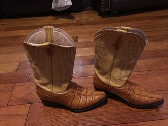 Cow boy boots size 6 on boys