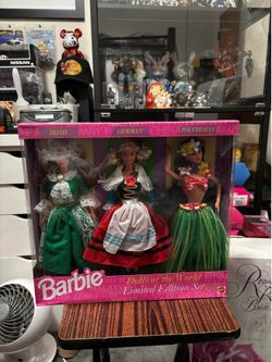 Barbie Dolls of the World Limited Edition Gift Set Irish German Polynesian 1994
