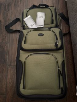 U.S. Traveler Rio Softside Expandable Carry-on Rolling Luggage, Green, 2 Wheel Set