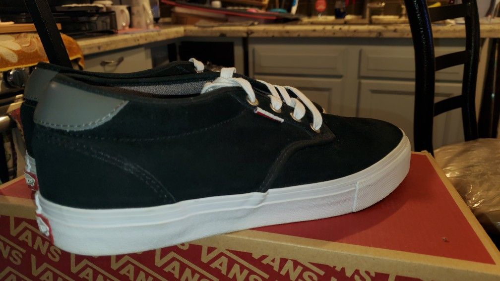 Vans Men's Size 12 Black Suede 