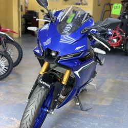 2025 Yamaha YZF R3 With Just 1200 Miles In Stock