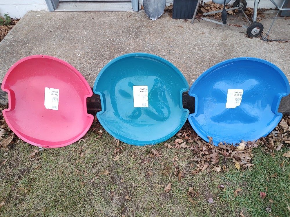 3 Arctic Wolf Snow Saucers 