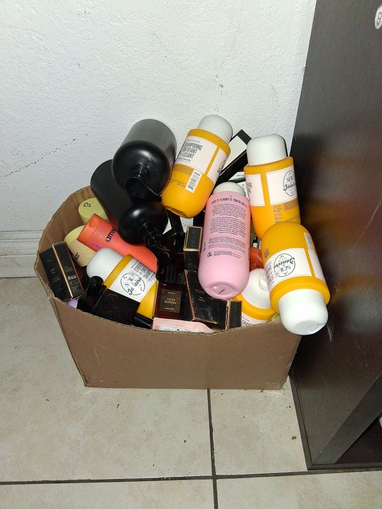 Caja Yena De Producto De Belleza Para Hombre Y Mujer