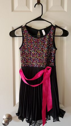 2 girls dresses size 6-7