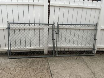 Chainlink fence gates