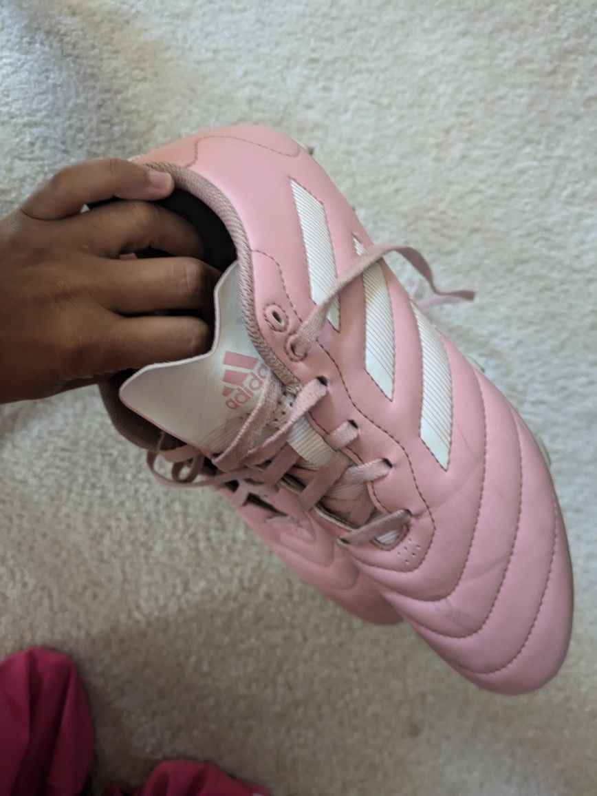 Size 7 Women's Soccer Cleats