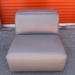 SELLING ONE SPARE SEAT for SOFA by NATUZZI ITALIA - REAL LEATHER - delivery is negotiable