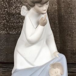 Lladro Figurine angel Over Baby