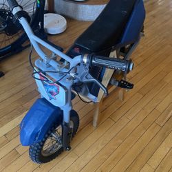 Junior 24 Volts Electric Motor Bike RAZOR 
