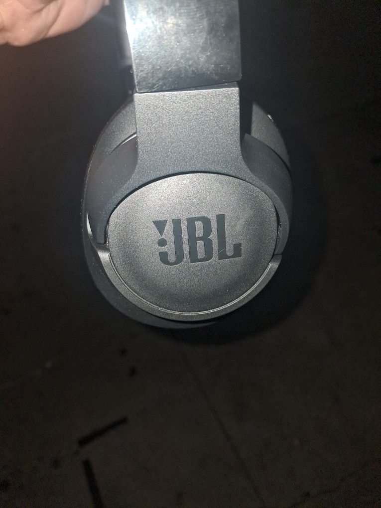 JBL Tune770NC Headphones