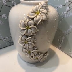 Dorothy Okumoto Hawaii Signed Pircelain Vase handmade 6.5 x 4.5