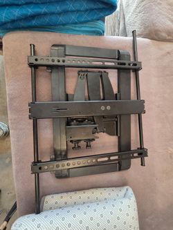 Full Motion TV Wall Mount