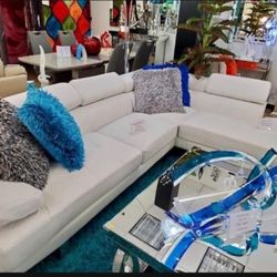 Limited time offer: exclusive deals on sectionals| Finance and delivery available!