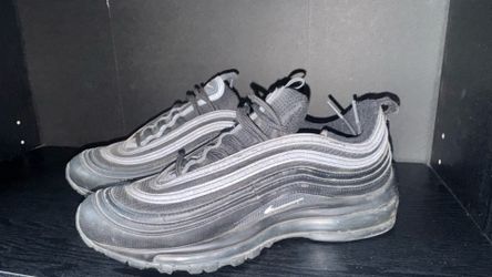Black Nike Air Max
