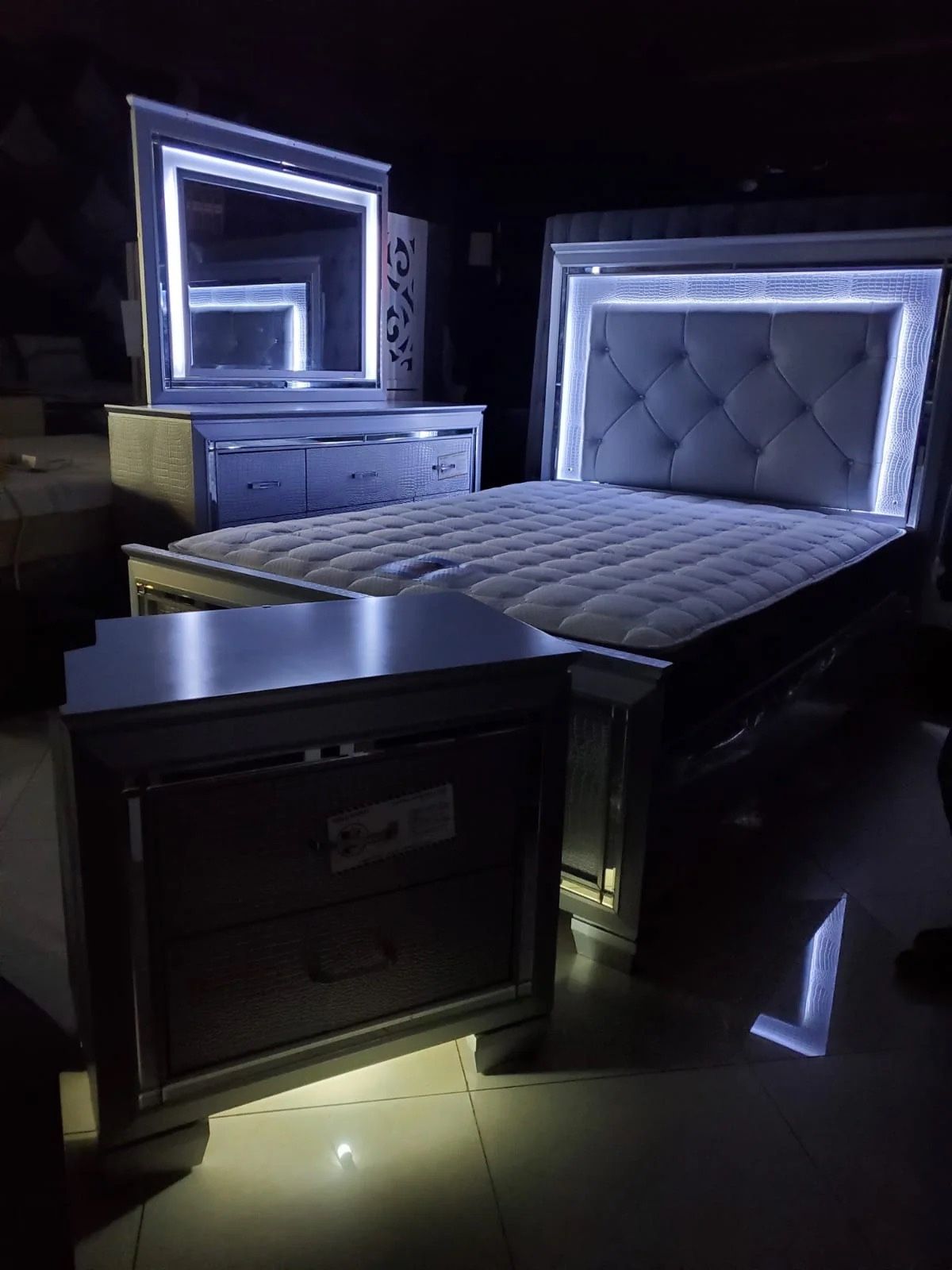 New 4 Piece Silver Bedroom Set With LED Lights , Chrome, Acrylic Handles, Padded Headboard.  Free Delivery!