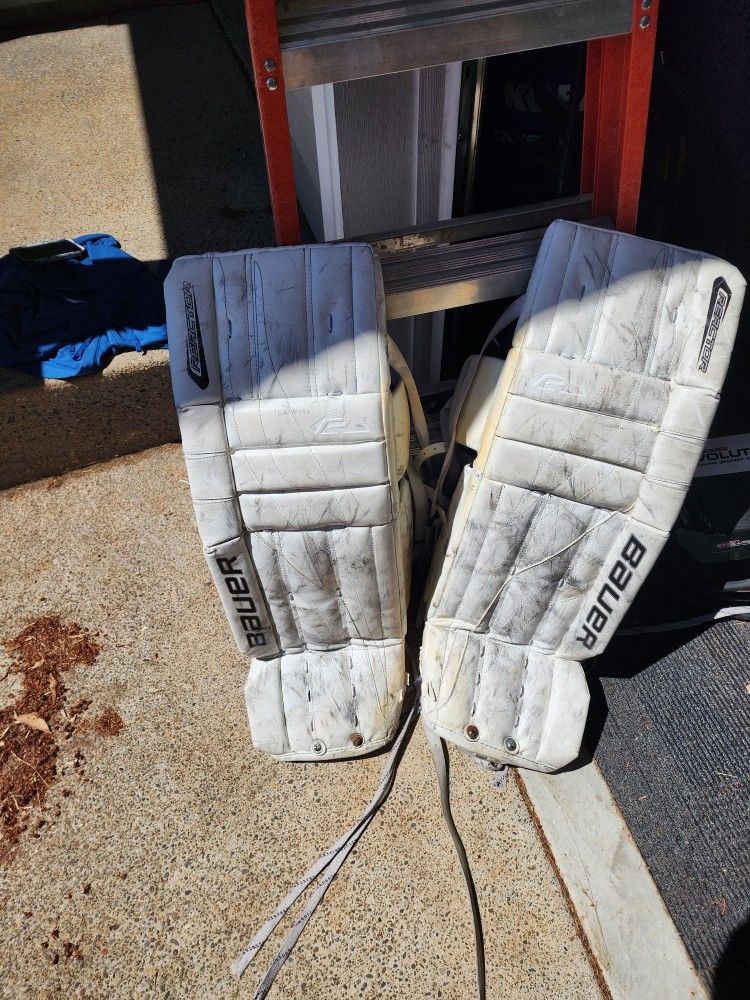 Bauer Goalie Pads 34 +1