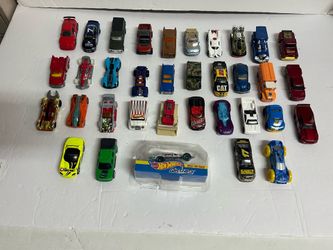 Lot of 35 Loose Diecast Cars (hot wheels, etc) for $10