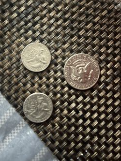 1972 Half Dollar D. (2) Bi Centennial Quarters