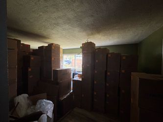 Heck yeah! Moving boxes! 💪