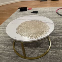 New Morden Coffee Table/ Beautiful/ With Golden Mat 