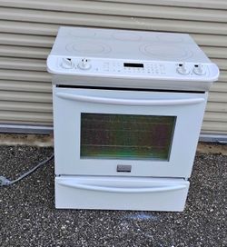 Frigidaire Gallery Electric Range Stove