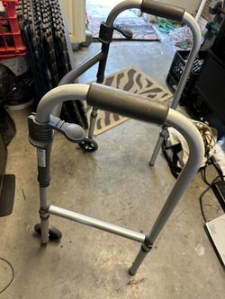 Folding Walker With Wells