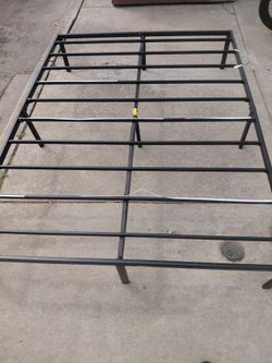 Used Metal bed frame 80×60 inches and 14inches in height