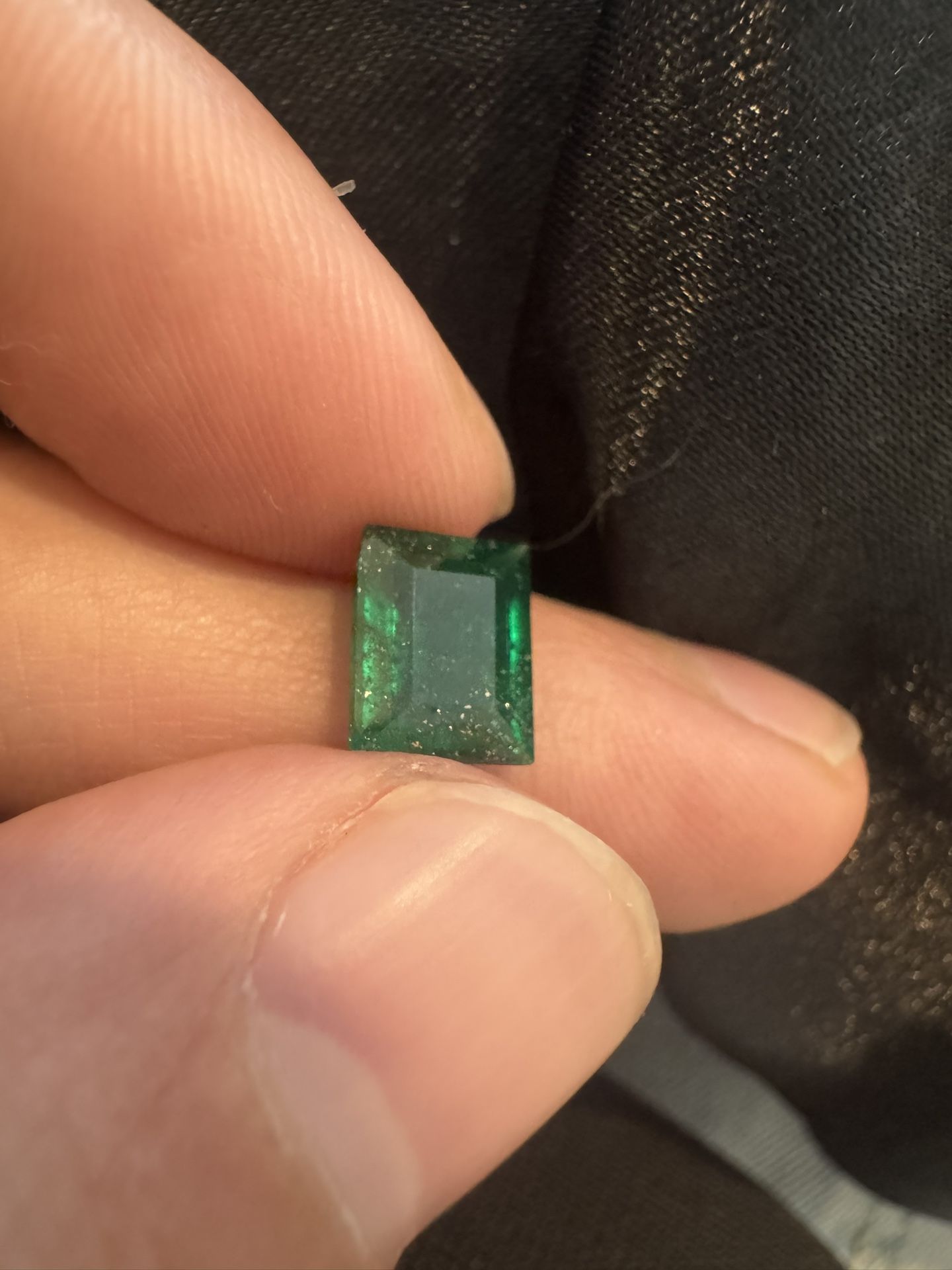 Natural Emearld Vivid Green 2ct