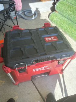 Milwaukee tool box