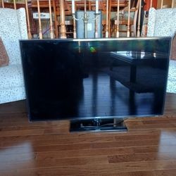 55" Samsung TV- Picture Perfect, Might Need Sound Bar 