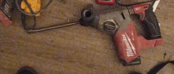 Rotary hammer Milwaukee