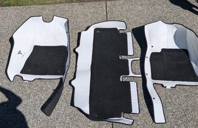 Tesla model Y floor mats