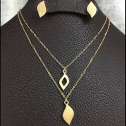 Beautiful Tears Drop Necklace With Earrings New In Bag ♥️🎁Beautiful Gift 🎁♥️