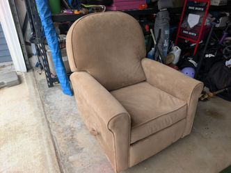 Cozy Recliner in GREAT Shape!