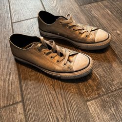 Gold Converse Size 6