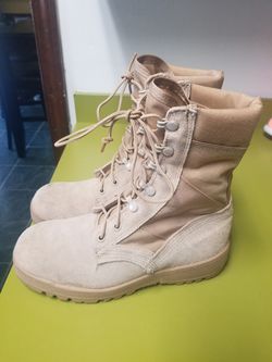 Like new mens vibrant military boots size 7