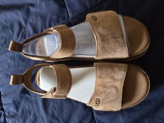 Brand New UGG Women's Goldenstar Flat Platform Lug-Sole Sandals