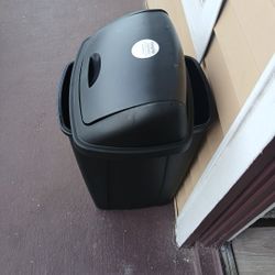 13 Gal. Trash Can