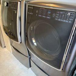 Excellent working jumbo LG dryer and mini washer. Must See Description.  