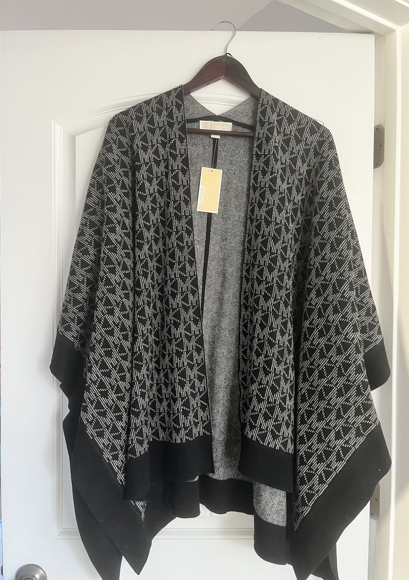 Mickael Kors New Logo  Jacquard Women Poncho . 