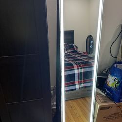 Light Up Mirror/Jewelry Box 